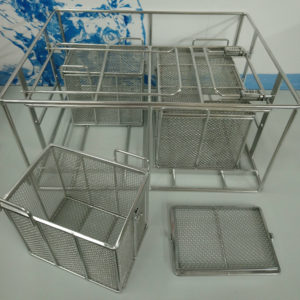 Baskets and fixtures for cleaning machines